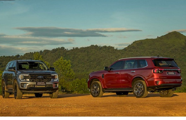 Giá xe Ford Everest [company field=